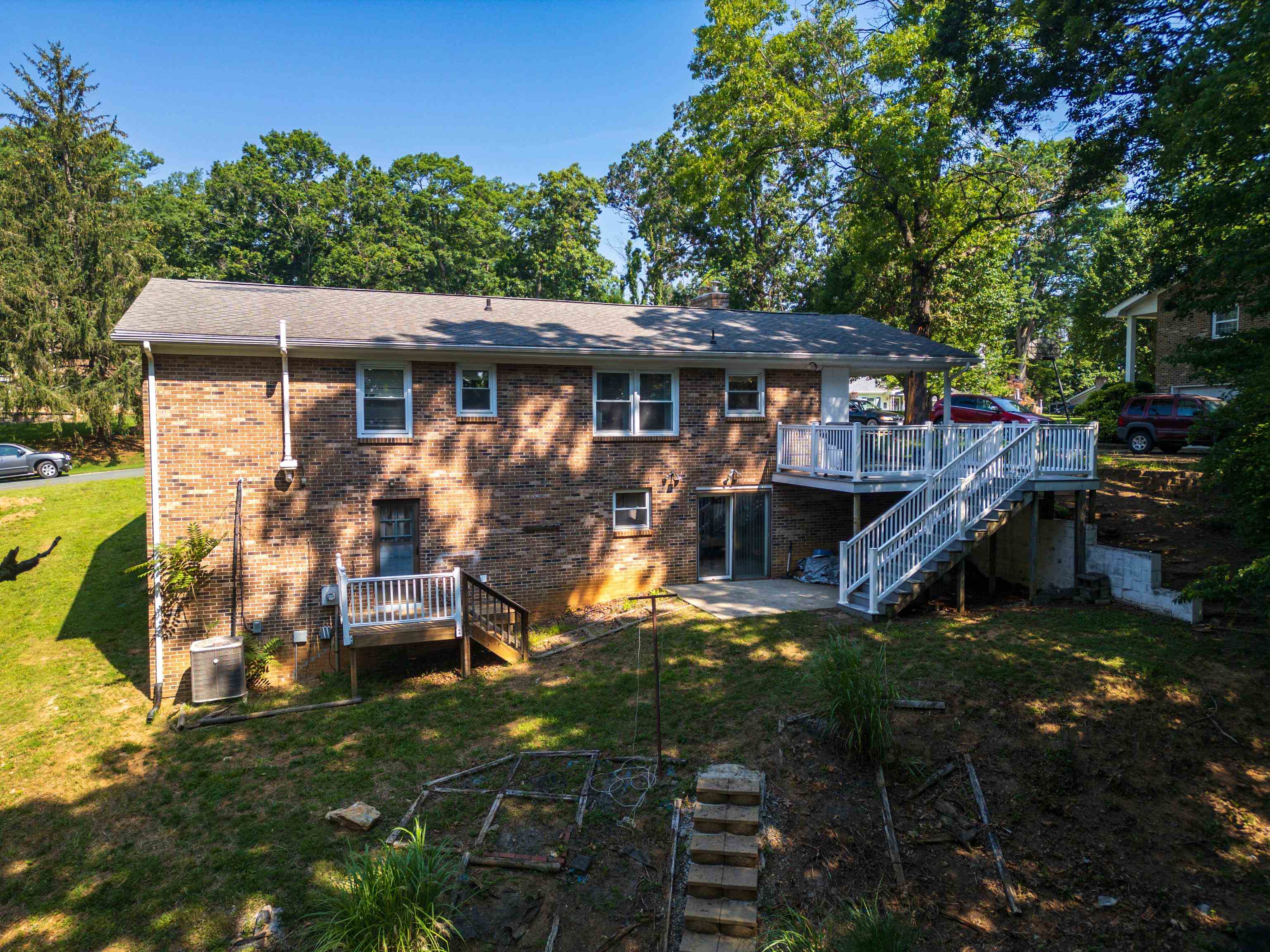 578 HILLTOP DR, STAUNTON, Virginia 24401, 3 Bedrooms Bedrooms, ,1 BathroomBathrooms,Residential,578 HILLTOP DR,666417 MLS # 666417