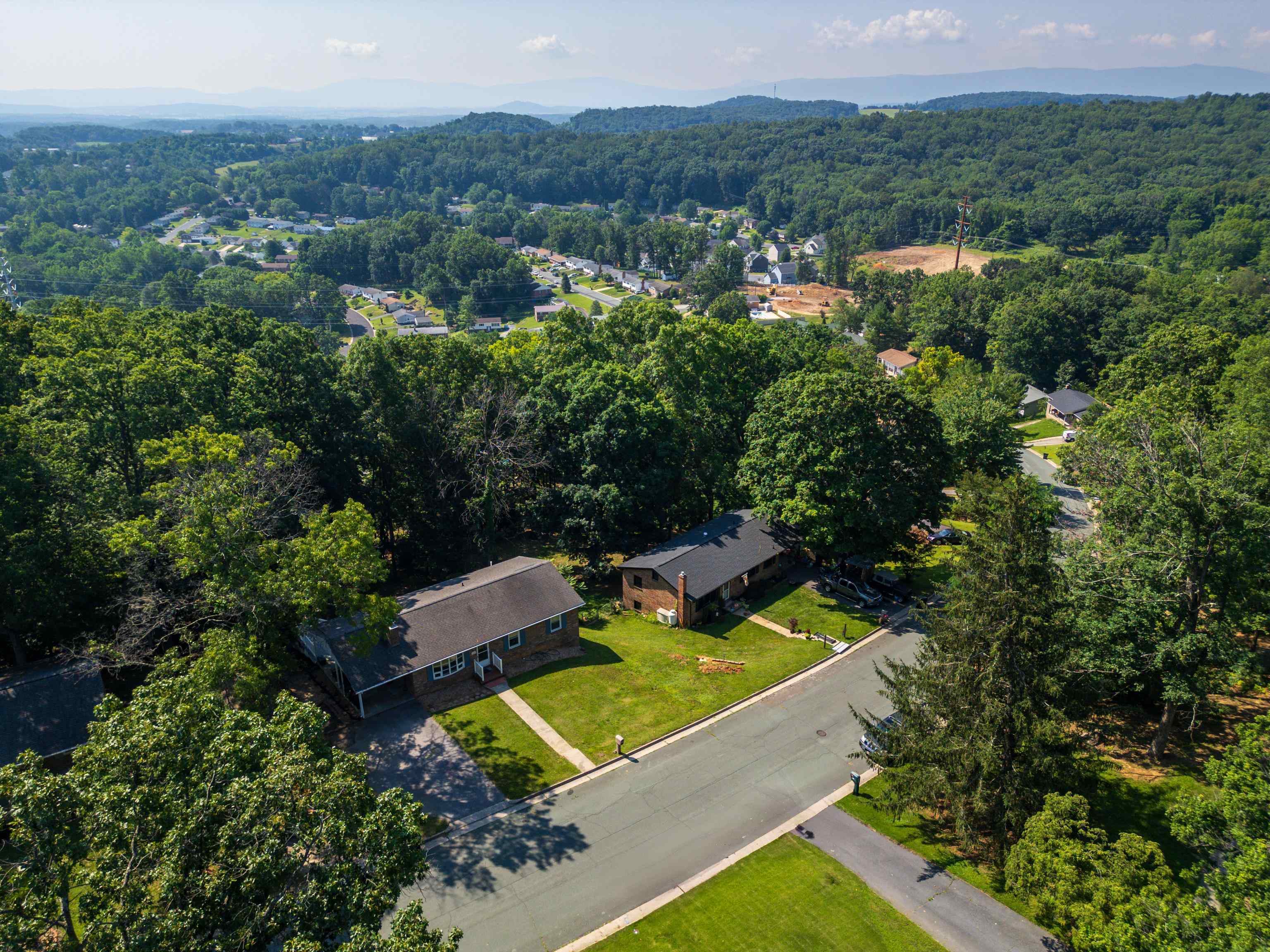 578 HILLTOP DR, STAUNTON, Virginia 24401, 3 Bedrooms Bedrooms, ,1 BathroomBathrooms,Residential,578 HILLTOP DR,666417 MLS # 666417