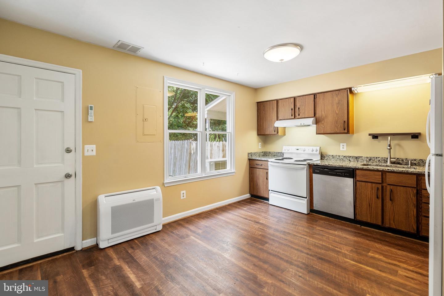 8320 MAUZY SQ, MARSHALL, Virginia 20115, 2 Bedrooms Bedrooms, ,1 BathroomBathrooms,Residential,For sale,8320 MAUZY SQ,VAFQ2016872 MLS # VAFQ2016872