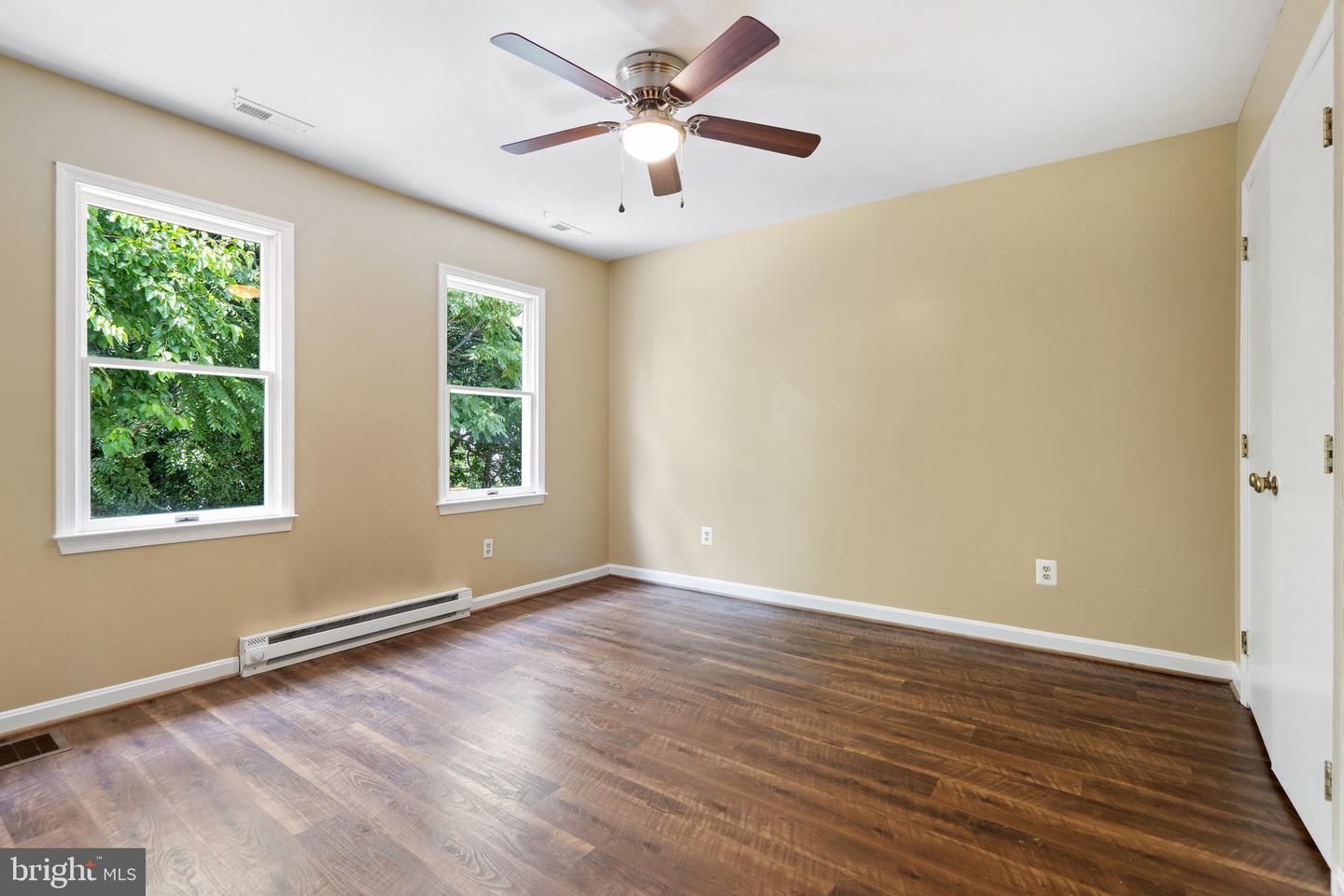 8320 MAUZY SQ, MARSHALL, Virginia 20115, 2 Bedrooms Bedrooms, ,1 BathroomBathrooms,Residential,For sale,8320 MAUZY SQ,VAFQ2016872 MLS # VAFQ2016872