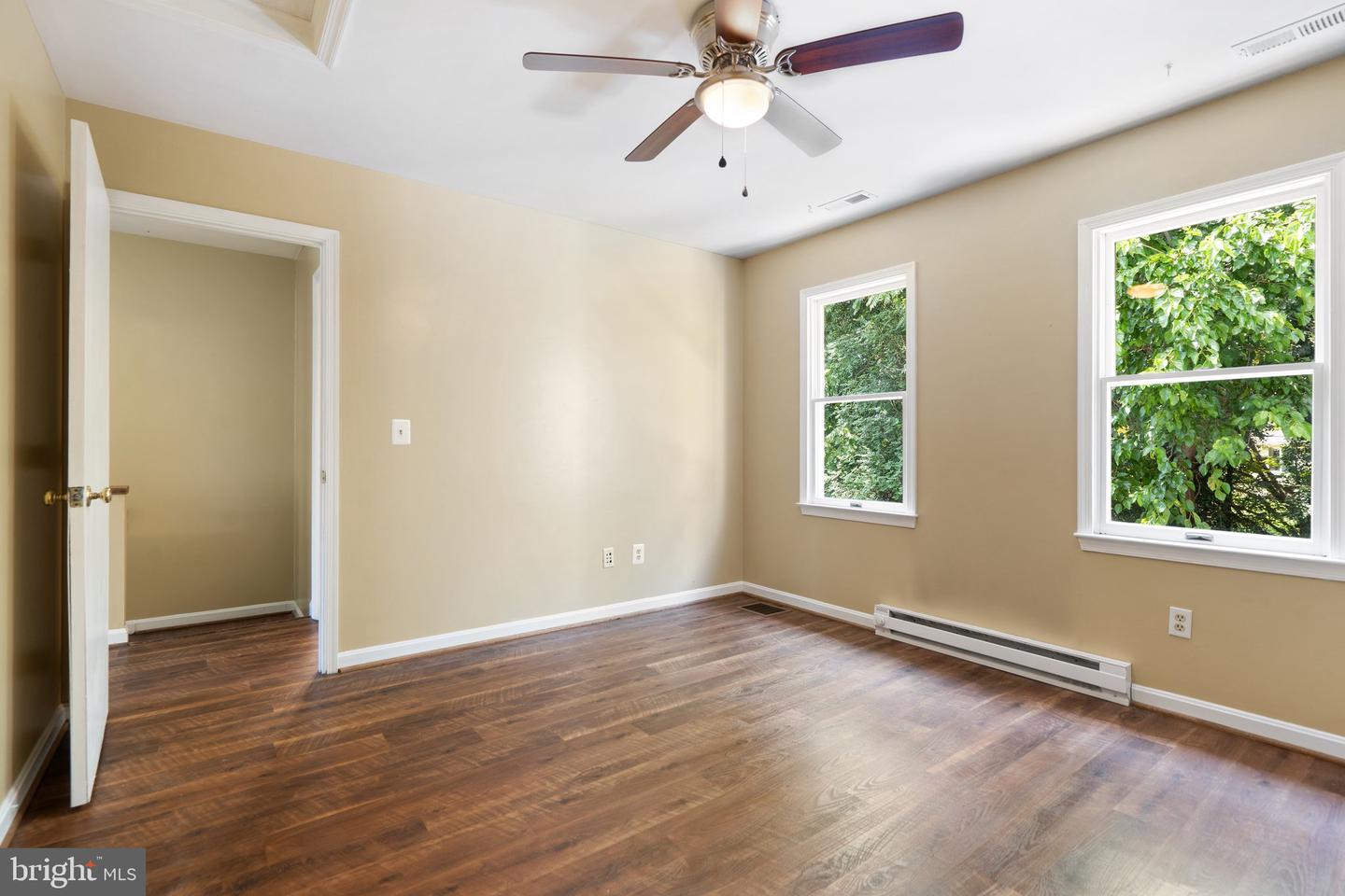 8320 MAUZY SQ, MARSHALL, Virginia 20115, 2 Bedrooms Bedrooms, ,1 BathroomBathrooms,Residential,For sale,8320 MAUZY SQ,VAFQ2016872 MLS # VAFQ2016872