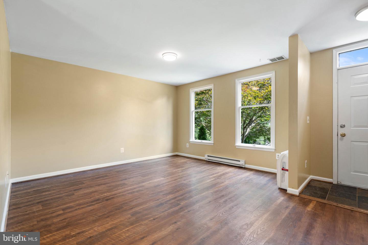 8320 MAUZY SQ, MARSHALL, Virginia 20115, 2 Bedrooms Bedrooms, ,1 BathroomBathrooms,Residential,For sale,8320 MAUZY SQ,VAFQ2016872 MLS # VAFQ2016872