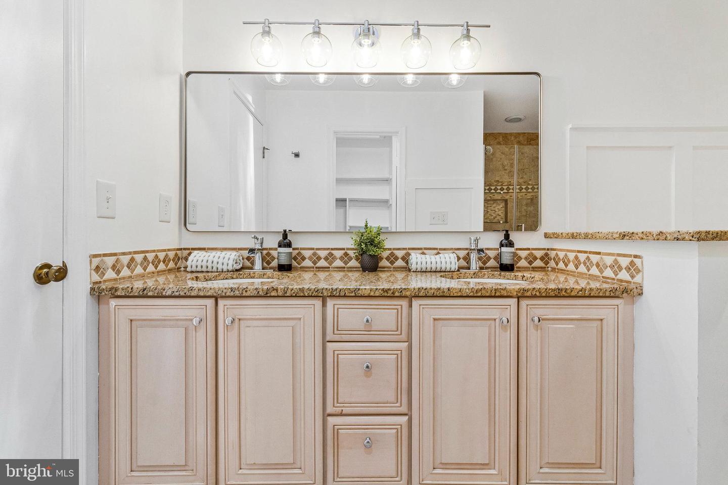 6943 DEER RUN DR, ALEXANDRIA, Virginia 22306, 3 Bedrooms Bedrooms, ,2 BathroomsBathrooms,Residential,For sale,6943 DEER RUN DR,VAFX2246562 MLS # VAFX2246562