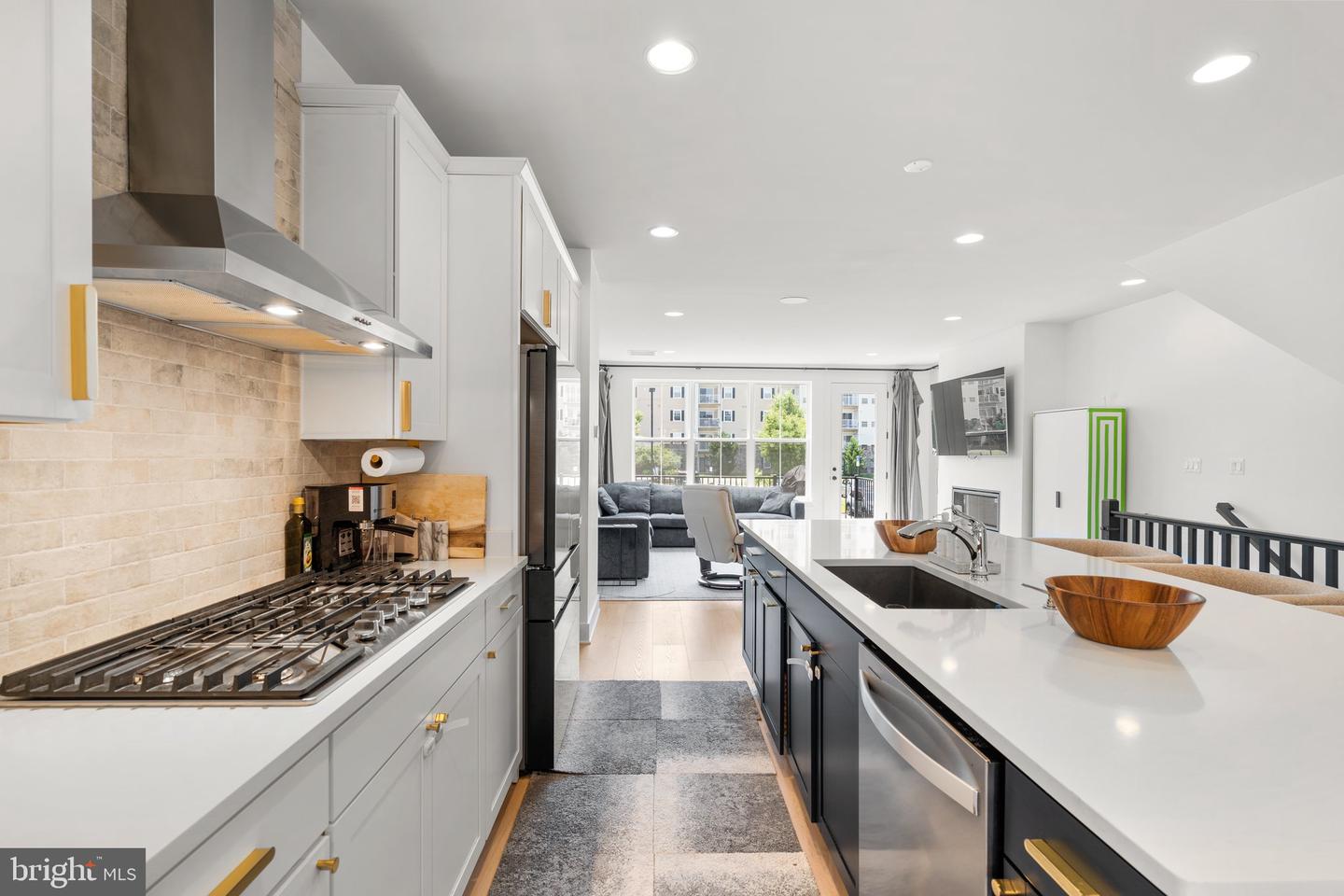 6181 VENETO TER, ALEXANDRIA, Virginia 22312, 3 Bedrooms Bedrooms, ,3 BathroomsBathrooms,Residential,For sale,6181 VENETO TER,VAFX2246648 MLS # VAFX2246648