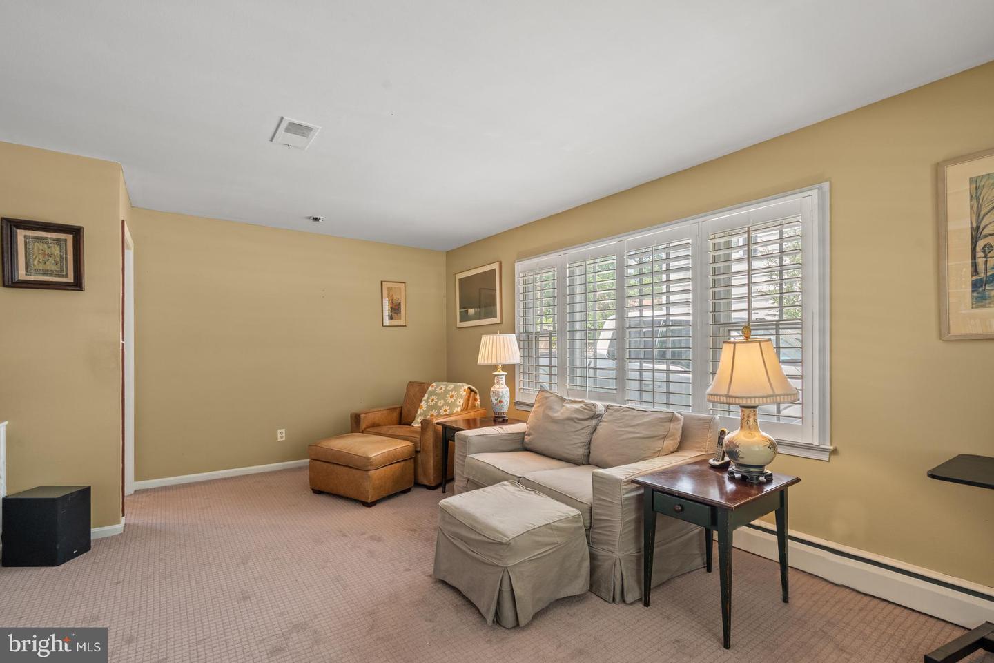 7851 MIDDAY LN, ALEXANDRIA, Virginia 22306, 4 Bedrooms Bedrooms, ,2 BathroomsBathrooms,Residential,For sale,7851 MIDDAY LN,VAFX2246964 MLS # VAFX2246964