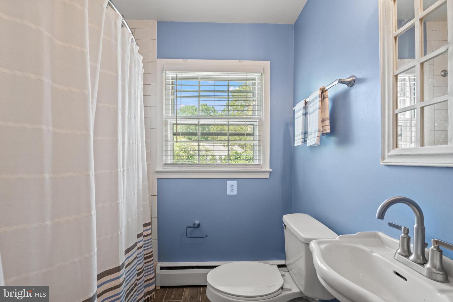 7851 MIDDAY LN, ALEXANDRIA, Virginia 22306, 4 Bedrooms Bedrooms, ,2 BathroomsBathrooms,Residential,For sale,7851 MIDDAY LN,VAFX2246964 MLS # VAFX2246964