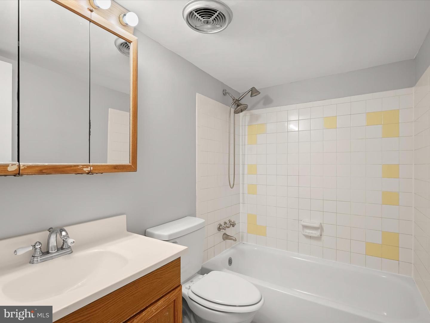 14460 DEL MAR DR, WOODBRIDGE, Virginia 22193, 5 Bedrooms Bedrooms, ,3 BathroomsBathrooms,Residential,For sale,14460 DEL MAR DR,VAPW2096902 MLS # VAPW2096902