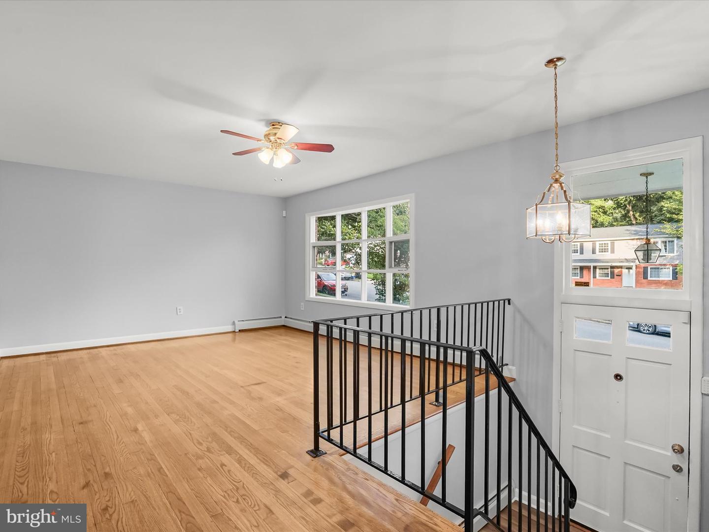 14460 DEL MAR DR, WOODBRIDGE, Virginia 22193, 5 Bedrooms Bedrooms, ,3 BathroomsBathrooms,Residential,For sale,14460 DEL MAR DR,VAPW2096902 MLS # VAPW2096902
