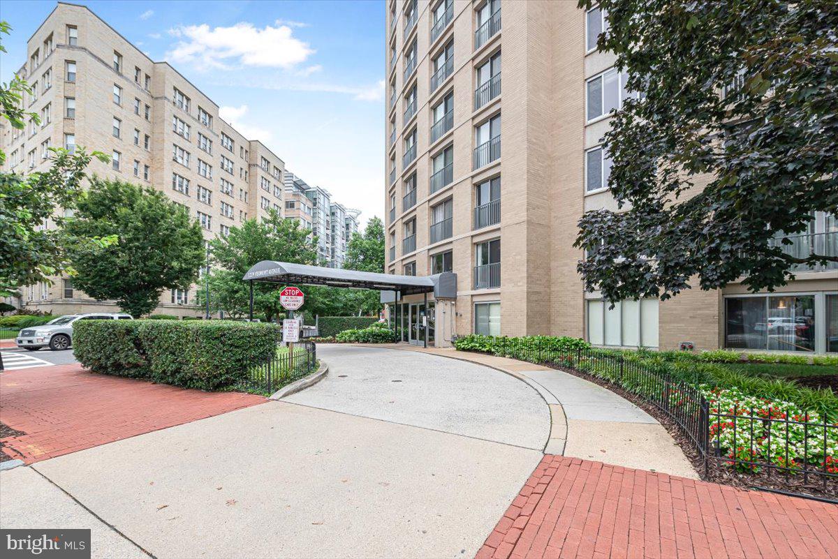 1239 VERMONT AVE NW #902, WASHINGTON, District Of Columbia 20005, 2 Bedrooms Bedrooms, ,2 BathroomsBathrooms,Residential,For sale,1239 VERMONT AVE NW #902,DCDC2205780 MLS # DCDC2205780