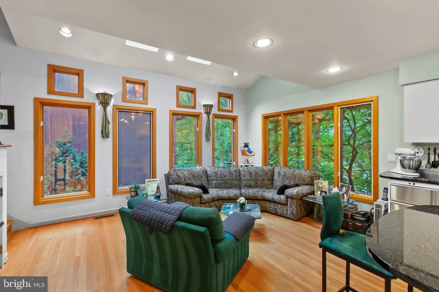 5211 MACARTHUR TER NW, WASHINGTON, District Of Columbia 20016, 4 Bedrooms Bedrooms, ,2 BathroomsBathrooms,Residential,For sale,5211 MACARTHUR TER NW,DCDC2205948 MLS # DCDC2205948