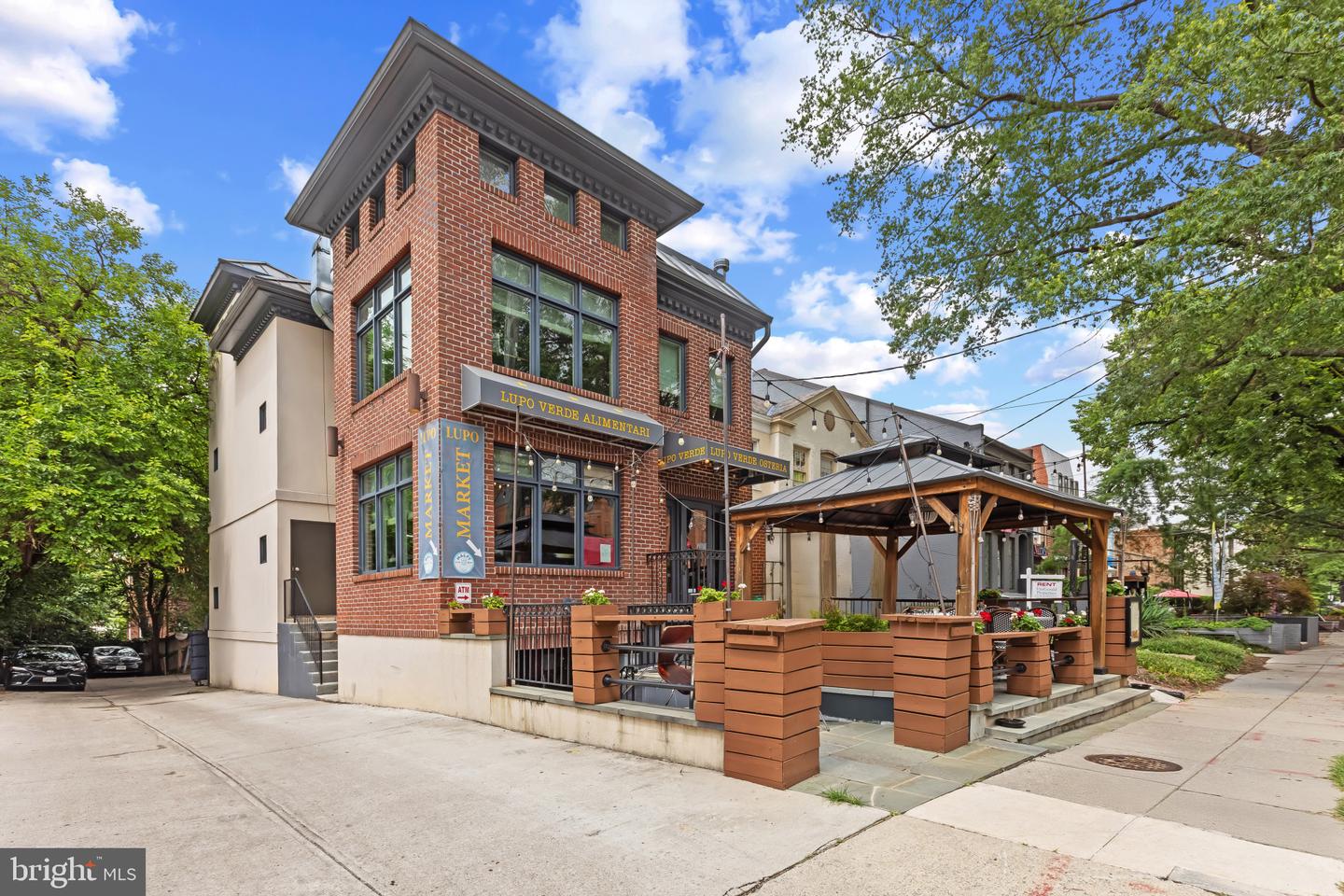 5211 MACARTHUR TER NW, WASHINGTON, District Of Columbia 20016, 4 Bedrooms Bedrooms, ,2 BathroomsBathrooms,Residential,For sale,5211 MACARTHUR TER NW,DCDC2205948 MLS # DCDC2205948