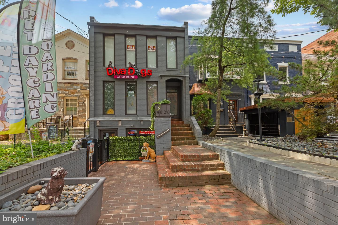 5211 MACARTHUR TER NW, WASHINGTON, District Of Columbia 20016, 4 Bedrooms Bedrooms, ,2 BathroomsBathrooms,Residential,For sale,5211 MACARTHUR TER NW,DCDC2205948 MLS # DCDC2205948