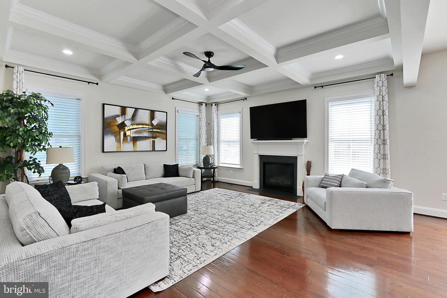 7901 LUKES LODGE PL, GAINESVILLE, Virginia 20155, 4 Bedrooms Bedrooms, ,4 BathroomsBathrooms,Residential,For sale,7901 LUKES LODGE PL,VAPW2097156 MLS # VAPW2097156
