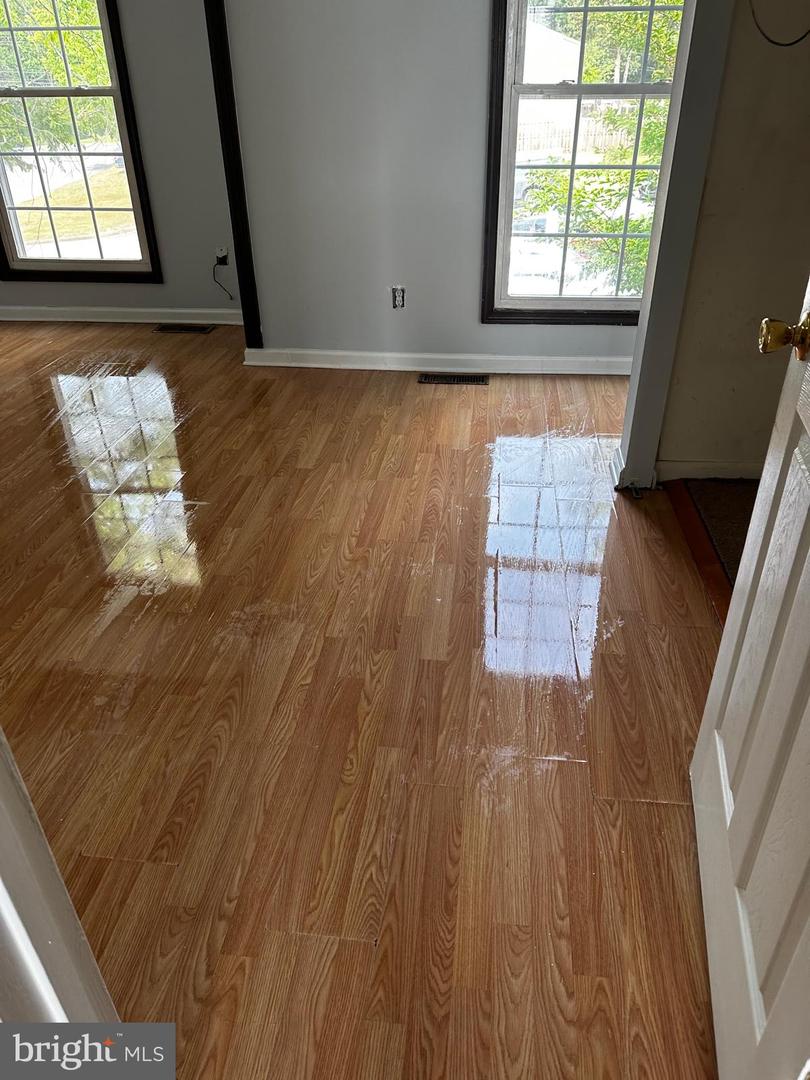 68 CHESTNUT DR, STAFFORD, Virginia 22554, 3 Bedrooms Bedrooms, ,1 BathroomBathrooms,Residential,For sale,68 CHESTNUT DR,VAST2039938 MLS # VAST2039938
