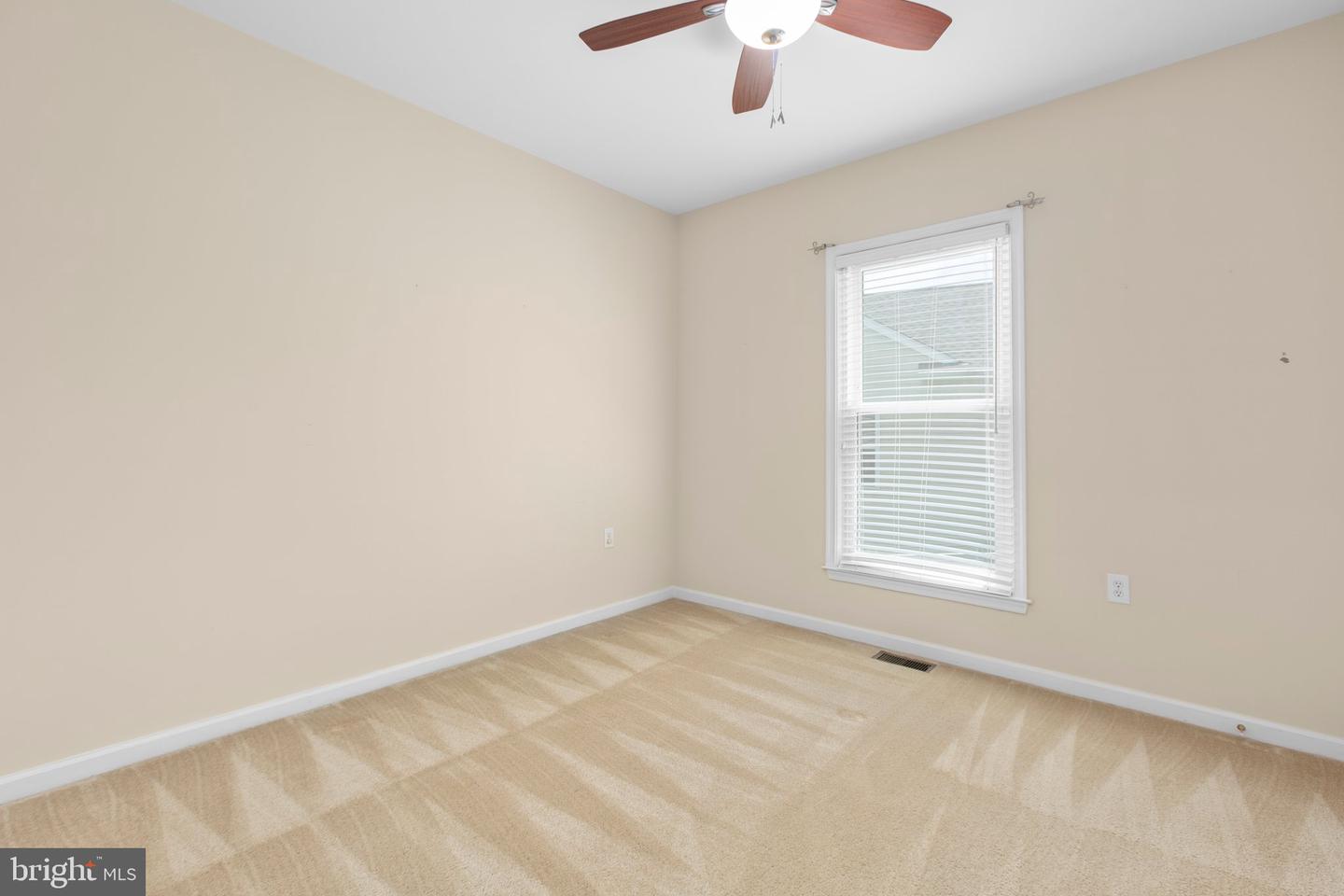 7 COVINGTON DR, FREDERICKSBURG, Virginia 22406, 3 Bedrooms Bedrooms, ,3 BathroomsBathrooms,Residential,For sale,7 COVINGTON DR,VAST2039978 MLS # VAST2039978