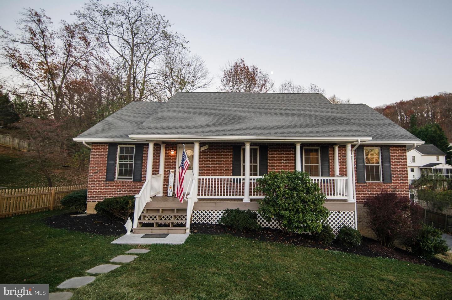 110 JAMESTOWN RD, FRONT ROYAL, Virginia 22630, 3 Bedrooms Bedrooms, ,3 BathroomsBathrooms,Residential,For sale,110 JAMESTOWN RD,VAWR2011526 MLS # VAWR2011526