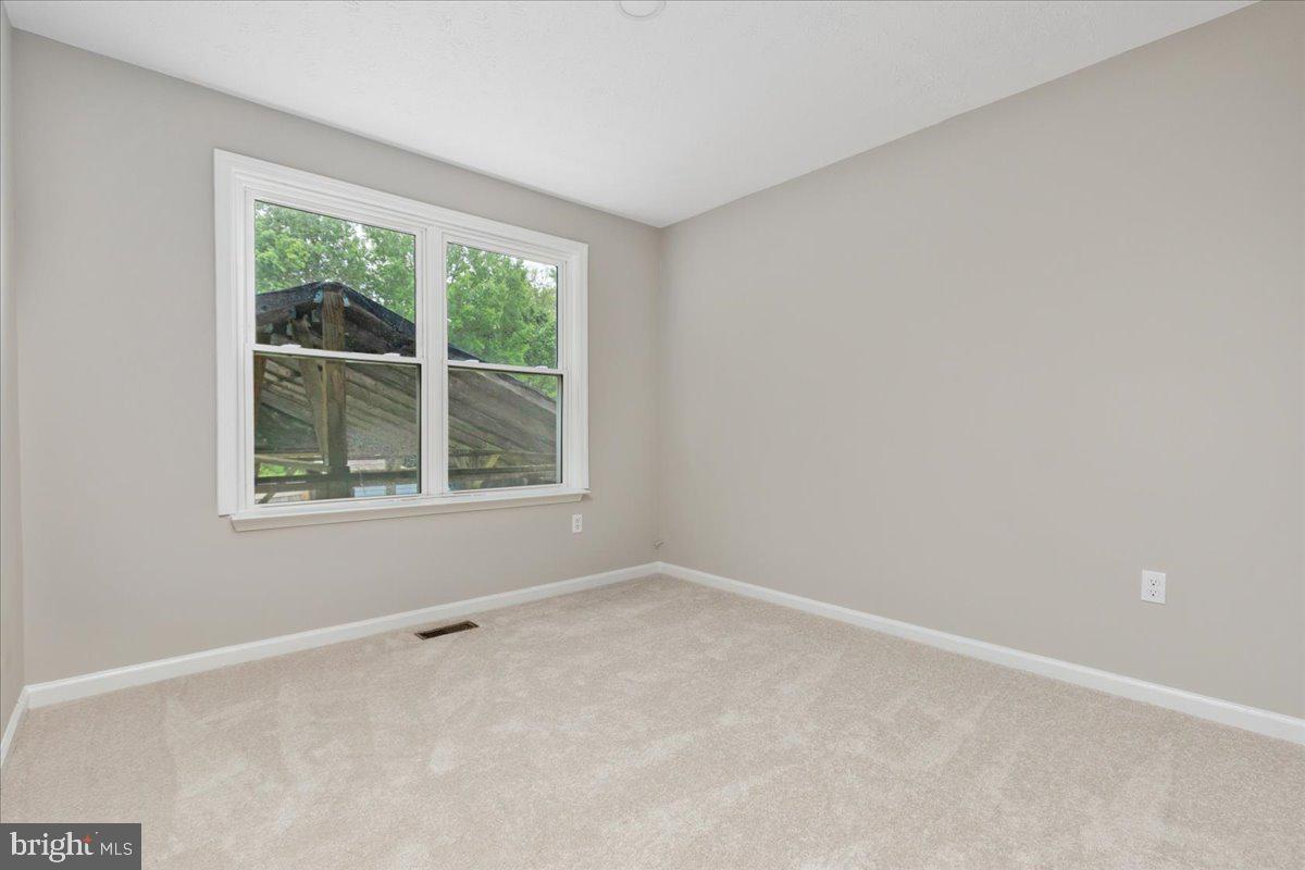 215 CHOPTANK RD, STAFFORD, Virginia 22556, 4 Bedrooms Bedrooms, ,3 BathroomsBathrooms,Residential,For sale,215 CHOPTANK RD,VAST2040068 MLS # VAST2040068
