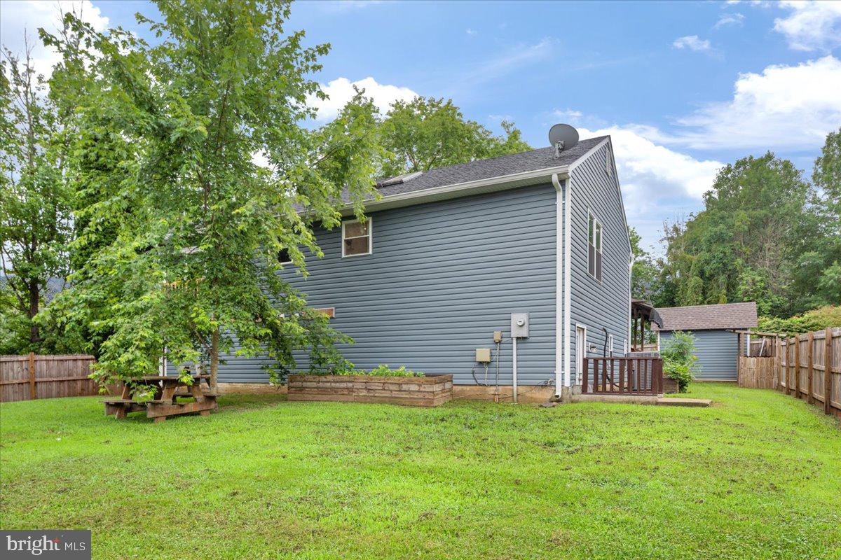 215 CHOPTANK RD, STAFFORD, Virginia 22556, 4 Bedrooms Bedrooms, ,3 BathroomsBathrooms,Residential,For sale,215 CHOPTANK RD,VAST2040068 MLS # VAST2040068