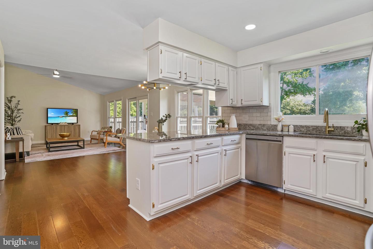 12910 ASHTON OAKS DR, FAIRFAX, Virginia 22030, 4 Bedrooms Bedrooms, ,3 BathroomsBathrooms,Residential,For sale,12910 ASHTON OAKS DR,VAFX2249396 MLS # VAFX2249396