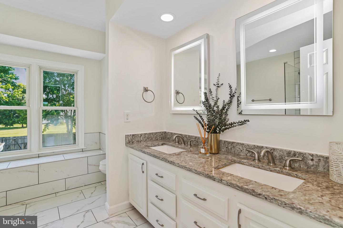 12910 ASHTON OAKS DR, FAIRFAX, Virginia 22030, 4 Bedrooms Bedrooms, ,3 BathroomsBathrooms,Residential,For sale,12910 ASHTON OAKS DR,VAFX2249396 MLS # VAFX2249396