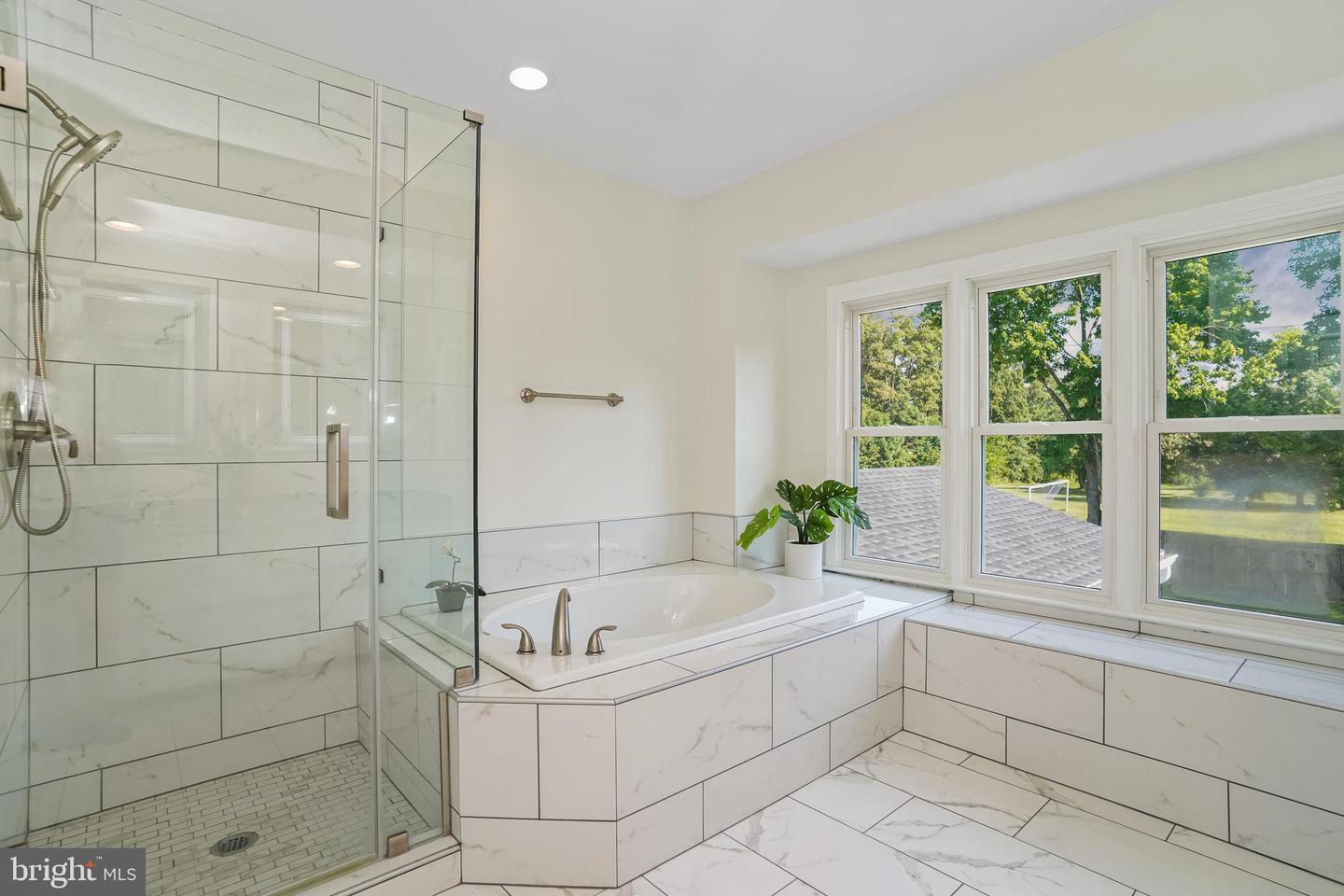 12910 ASHTON OAKS DR, FAIRFAX, Virginia 22030, 4 Bedrooms Bedrooms, ,3 BathroomsBathrooms,Residential,For sale,12910 ASHTON OAKS DR,VAFX2249396 MLS # VAFX2249396