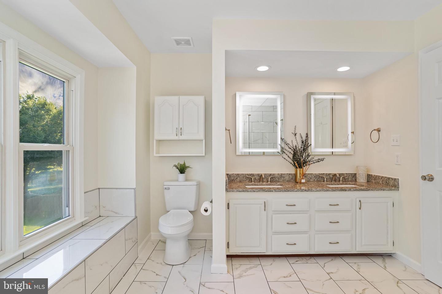 12910 ASHTON OAKS DR, FAIRFAX, Virginia 22030, 4 Bedrooms Bedrooms, ,3 BathroomsBathrooms,Residential,For sale,12910 ASHTON OAKS DR,VAFX2249396 MLS # VAFX2249396