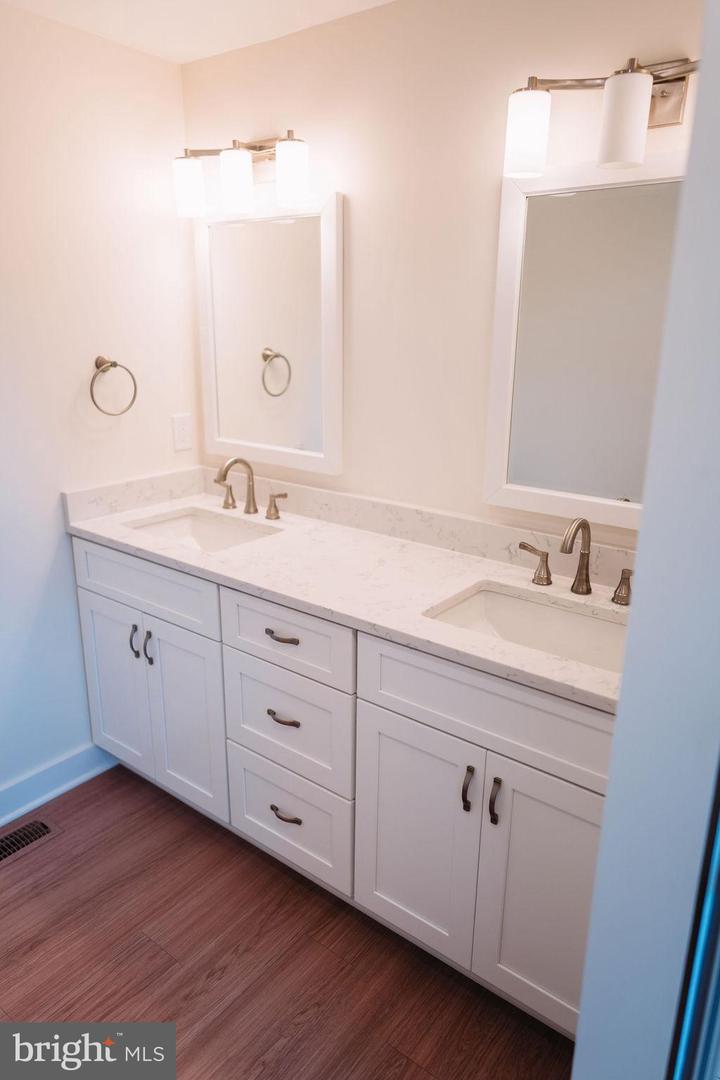 449 FALMOUTH ST, WARRENTON, Virginia 20186, 3 Bedrooms Bedrooms, ,2 BathroomsBathrooms,Residential,For sale,449 FALMOUTH ST,VAFQ2017156 MLS # VAFQ2017156