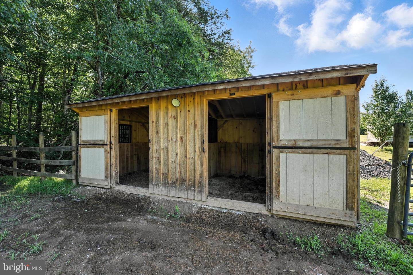 5302 SUMERDUCK RD, SUMERDUCK, Virginia 22742, 4 Bedrooms Bedrooms, ,2 BathroomsBathrooms,Residential,For sale,5302 SUMERDUCK RD,VAFQ2017170 MLS # VAFQ2017170
