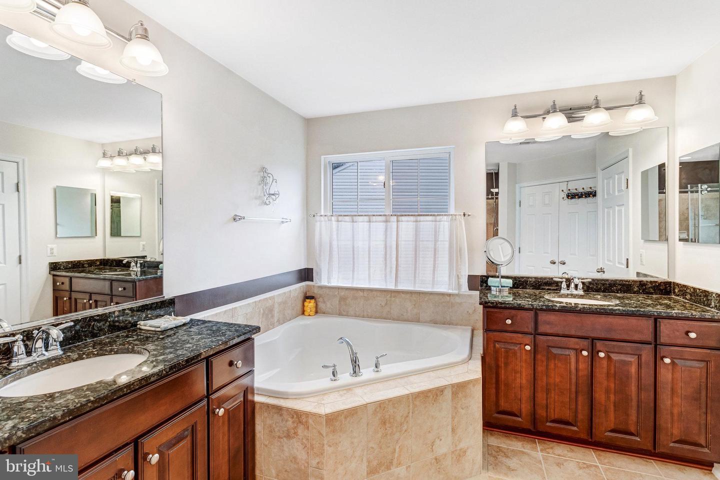 16280 EAGLE FLIGHT CIR, WOODBRIDGE, Virginia 22191, 5 Bedrooms Bedrooms, ,3 BathroomsBathrooms,Residential,For sale,16280 EAGLE FLIGHT CIR,VAPW2097948 MLS # VAPW2097948