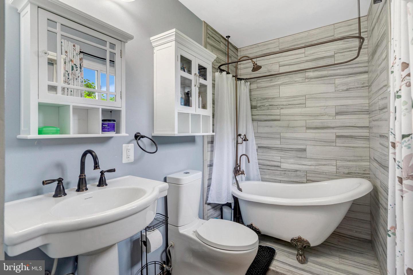719 N BELFORT ST, STERLING, Virginia 20164, 3 Bedrooms Bedrooms, ,2 BathroomsBathrooms,Residential,For sale,719 N BELFORT ST,VALO2100562 MLS # VALO2100562