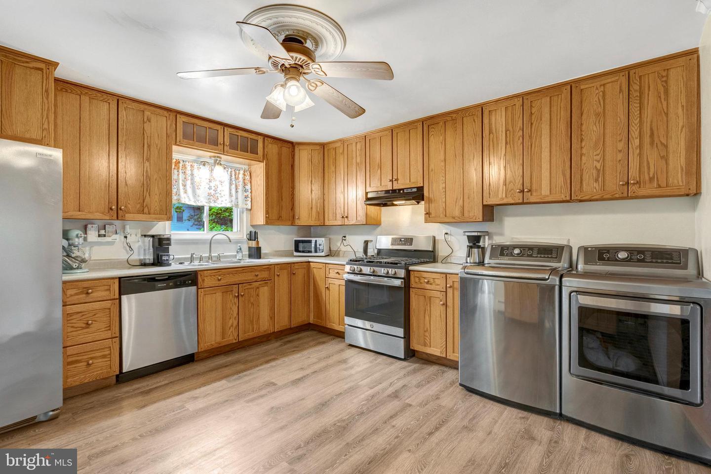 719 N BELFORT ST, STERLING, Virginia 20164, 3 Bedrooms Bedrooms, ,2 BathroomsBathrooms,Residential,For sale,719 N BELFORT ST,VALO2100562 MLS # VALO2100562