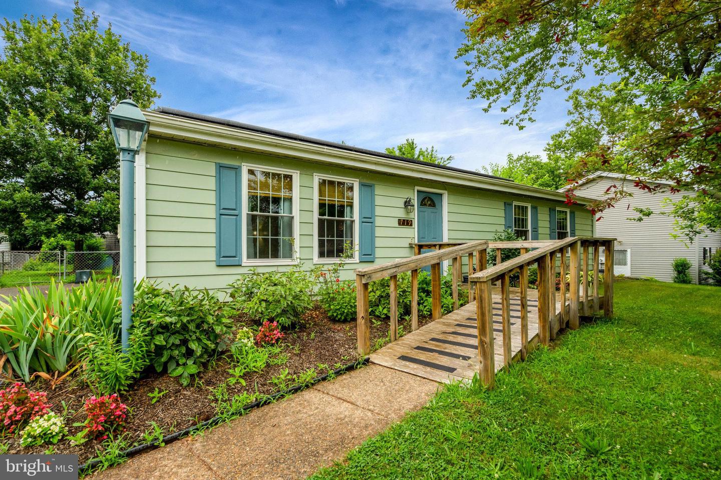 719 N BELFORT ST, STERLING, Virginia 20164, 3 Bedrooms Bedrooms, ,2 BathroomsBathrooms,Residential,For sale,719 N BELFORT ST,VALO2100562 MLS # VALO2100562