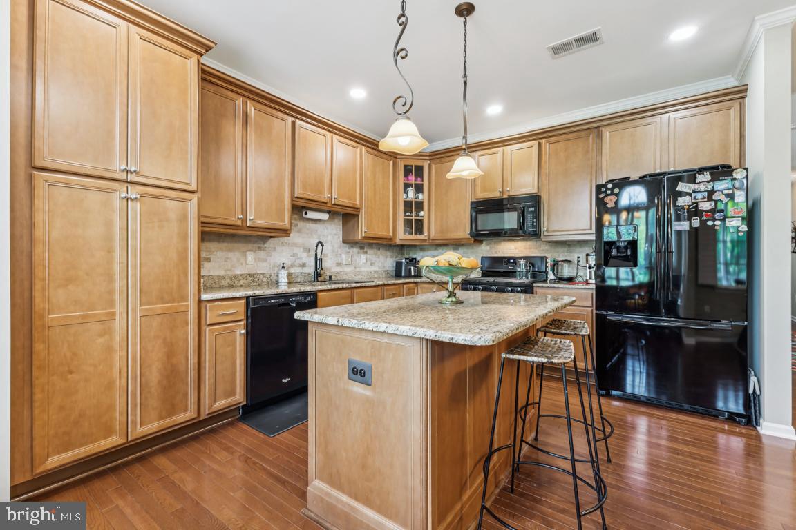 15447 PAINTERS COVE WAY, HAYMARKET, Virginia 20169, 3 Bedrooms Bedrooms, ,3 BathroomsBathrooms,Residential,For sale,15447 PAINTERS COVE WAY,VAPW2098034 MLS # VAPW2098034