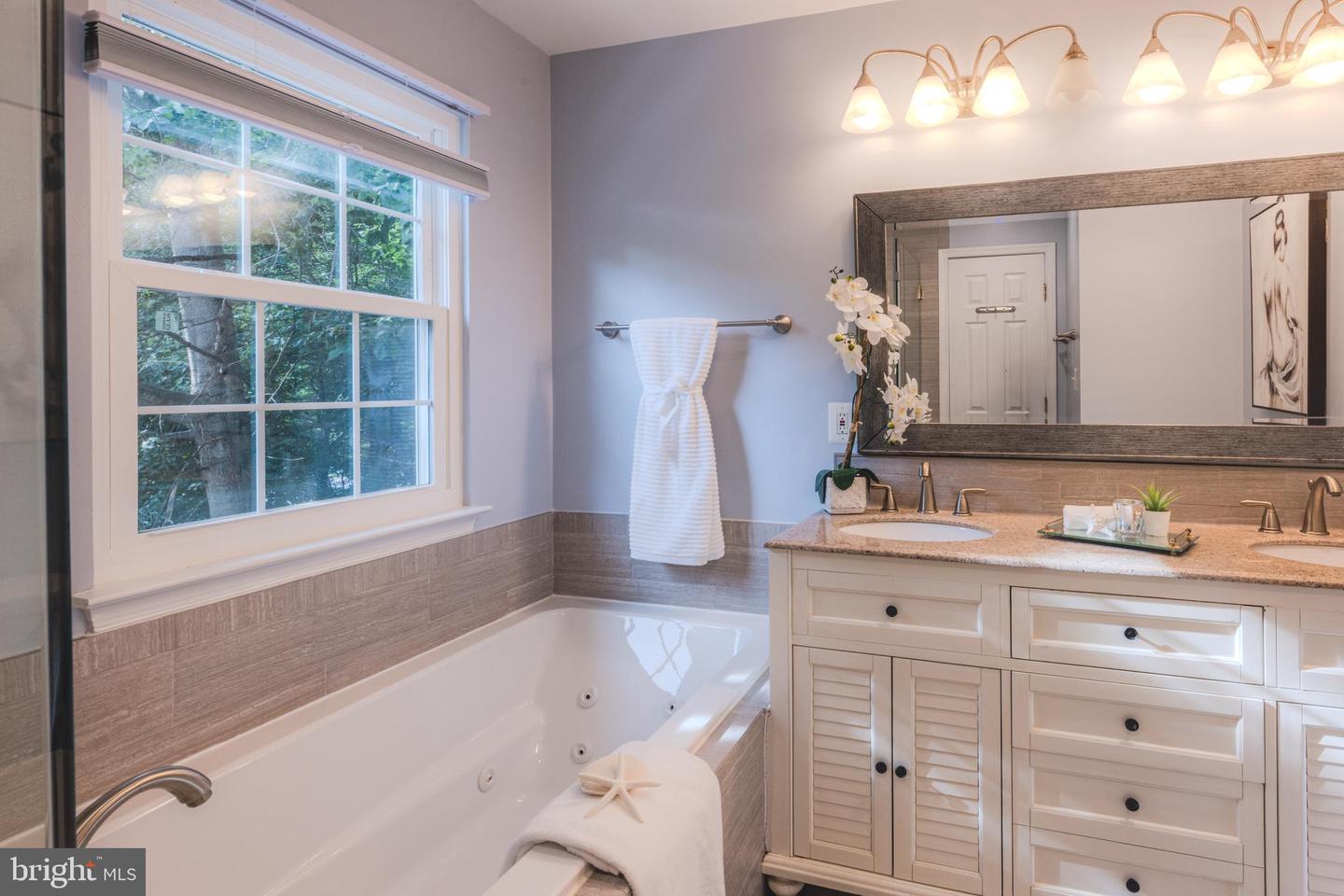 20540 WAKE TER, STERLING, Virginia 20165, 3 Bedrooms Bedrooms, ,3 BathroomsBathrooms,Residential,For sale,20540 WAKE TER,VALO2100708 MLS # VALO2100708