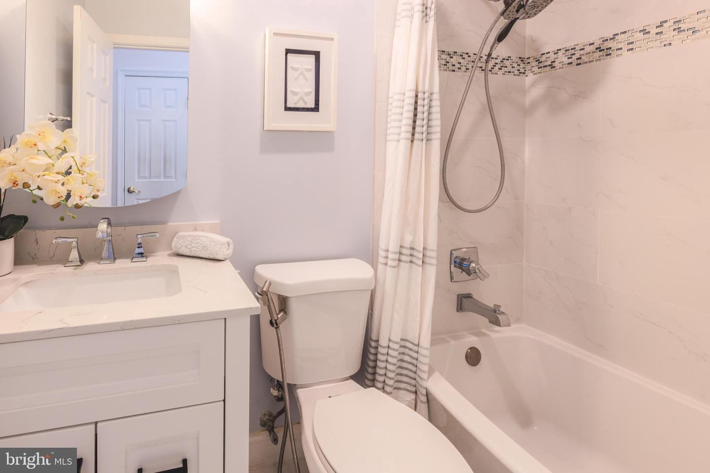 20540 WAKE TER, STERLING, Virginia 20165, 3 Bedrooms Bedrooms, ,3 BathroomsBathrooms,Residential,For sale,20540 WAKE TER,VALO2100708 MLS # VALO2100708