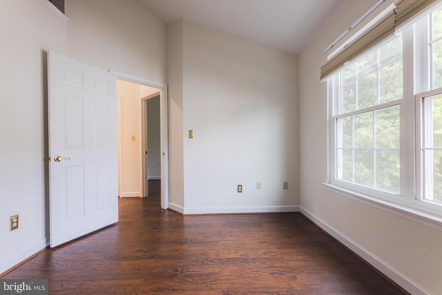 20540 WAKE TER, STERLING, Virginia 20165, 3 Bedrooms Bedrooms, ,3 BathroomsBathrooms,Residential,For sale,20540 WAKE TER,VALO2100708 MLS # VALO2100708
