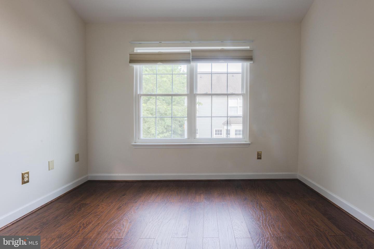 20540 WAKE TER, STERLING, Virginia 20165, 3 Bedrooms Bedrooms, ,3 BathroomsBathrooms,Residential,For sale,20540 WAKE TER,VALO2100708 MLS # VALO2100708