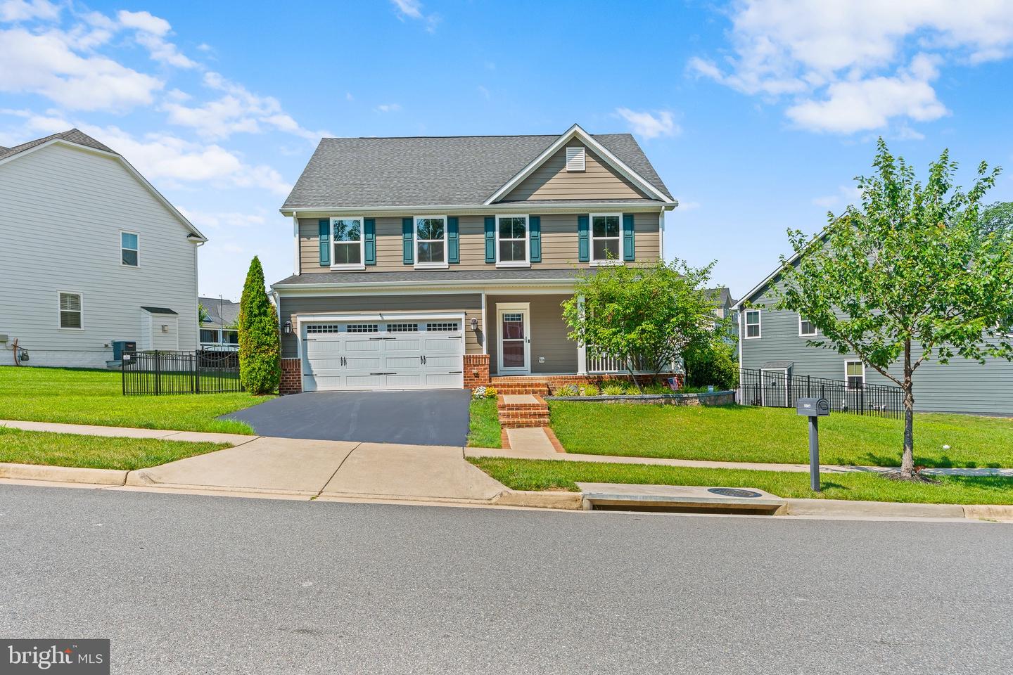2307 SWEET PEPPERBRUSH LOOP, DUMFRIES, Virginia 22026, 4 Bedrooms Bedrooms, ,4 BathroomsBathrooms,Residential,For sale,2307 SWEET PEPPERBRUSH LOOP,VAPW2098178 MLS # VAPW2098178