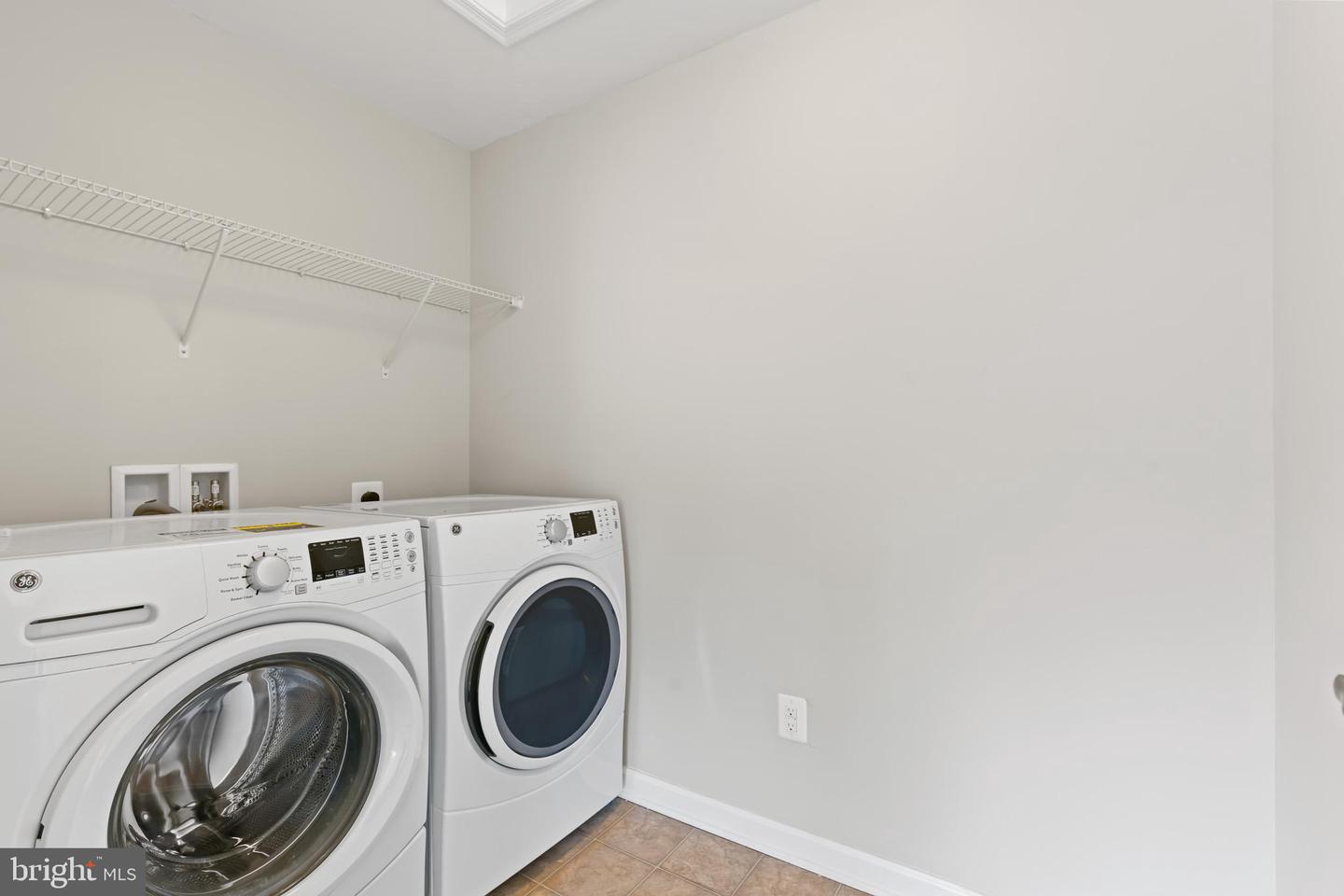 2307 SWEET PEPPERBRUSH LOOP, DUMFRIES, Virginia 22026, 4 Bedrooms Bedrooms, ,4 BathroomsBathrooms,Residential,For sale,2307 SWEET PEPPERBRUSH LOOP,VAPW2098178 MLS # VAPW2098178