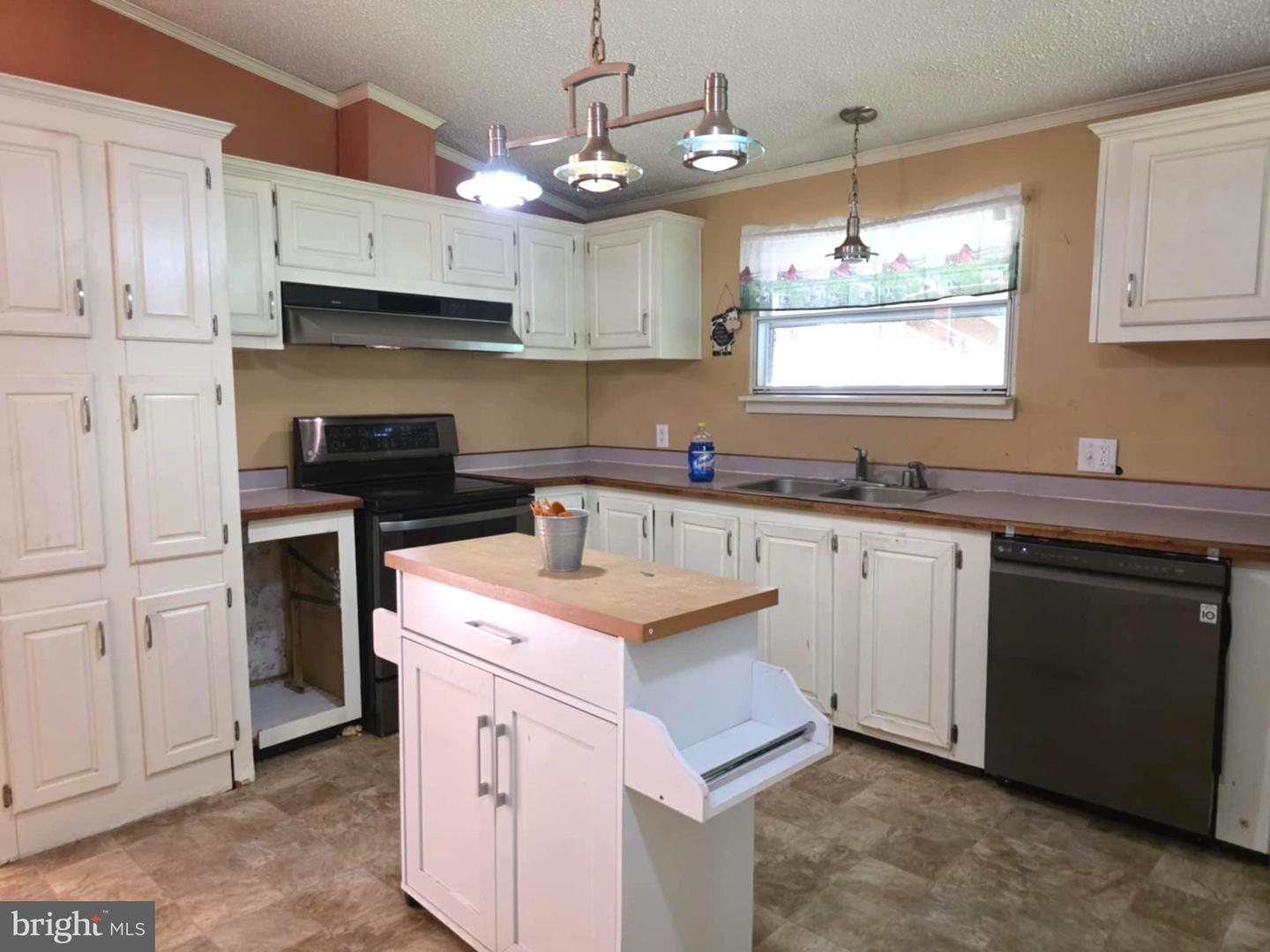 14239 NELSON HILL RD, MILFORD, Virginia 22514, 3 Bedrooms Bedrooms, ,2 BathroomsBathrooms,Residential,For sale,14239 NELSON HILL RD,VACV2008410 MLS # VACV2008410