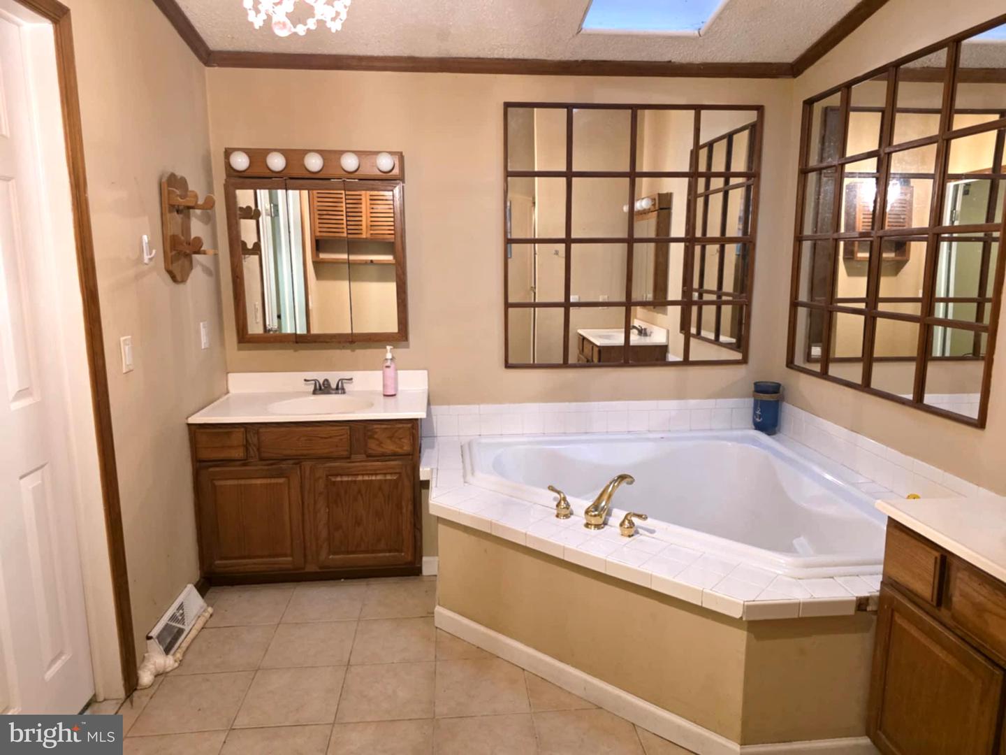 14239 NELSON HILL RD, MILFORD, Virginia 22514, 3 Bedrooms Bedrooms, ,2 BathroomsBathrooms,Residential,For sale,14239 NELSON HILL RD,VACV2008410 MLS # VACV2008410