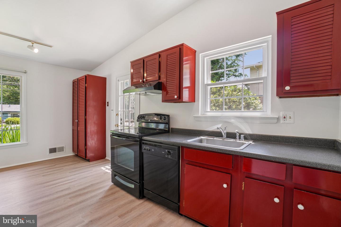 4700 TWINBROOK RD, FAIRFAX, Virginia 22032, 5 Bedrooms Bedrooms, ,3 BathroomsBathrooms,Residential,For sale,4700 TWINBROOK RD,VAFX2252676 MLS # VAFX2252676