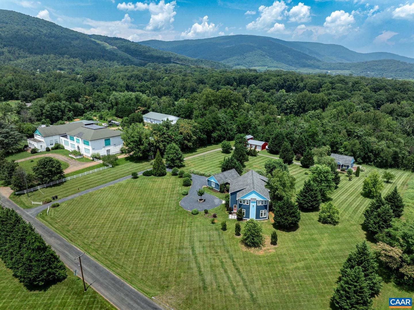 7520 & 7522 GREENWOOD STATION RD, GREENWOOD, Virginia 22943, 5 Bedrooms Bedrooms, ,4 BathroomsBathrooms,Residential,For sale,7520 & 7522 GREENWOOD STATION RD,666270 MLS # 666270