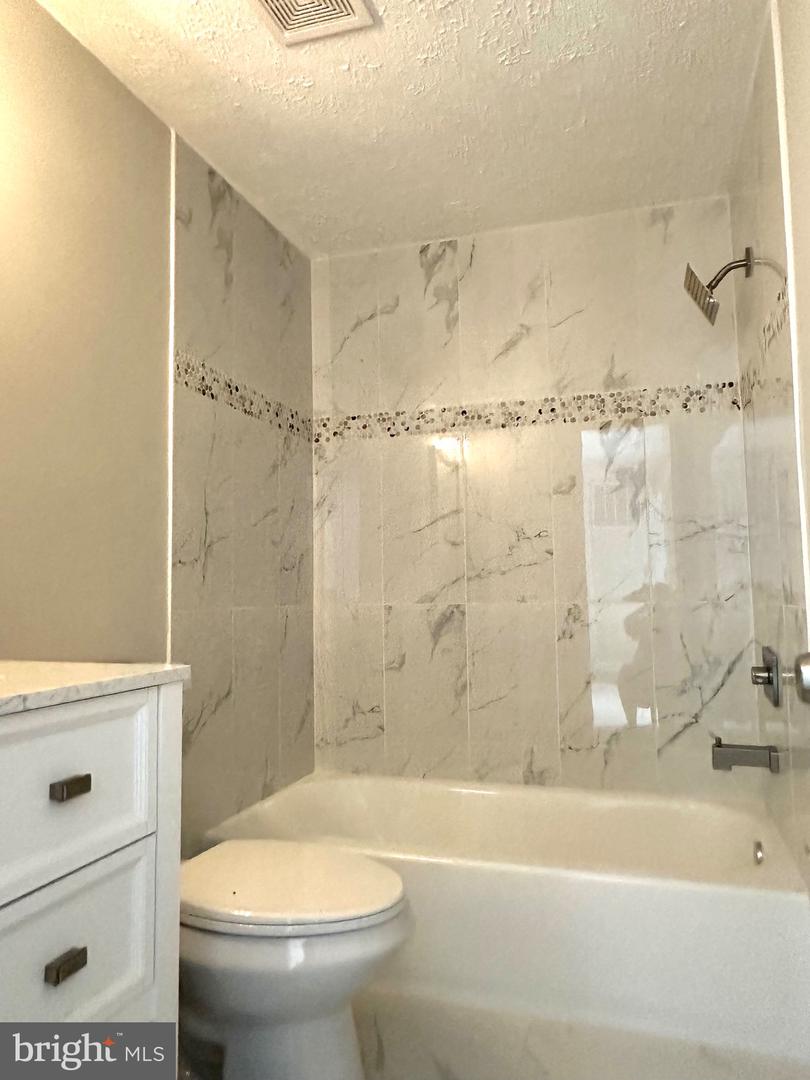 118 OAKWOOD DR, STAFFORD, Virginia 22554, 3 Bedrooms Bedrooms, ,2 BathroomsBathrooms,Residential,For sale,118 OAKWOOD DR,VAST2040404 MLS # VAST2040404