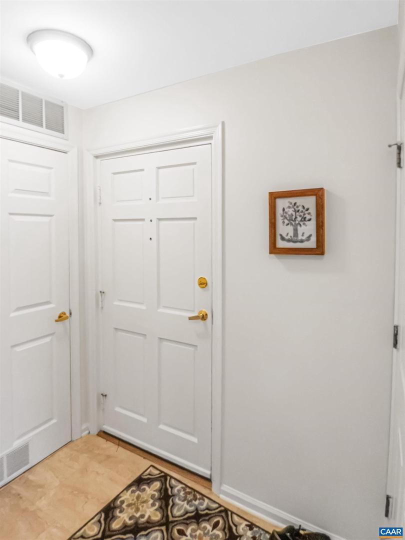 1325 BRANCHLANDS DR #A, CHARLOTTESVILLE, Virginia 22901, 2 Bedrooms Bedrooms, ,2 BathroomsBathrooms,Residential,For sale,1325 BRANCHLANDS DR #A,666400 MLS # 666400