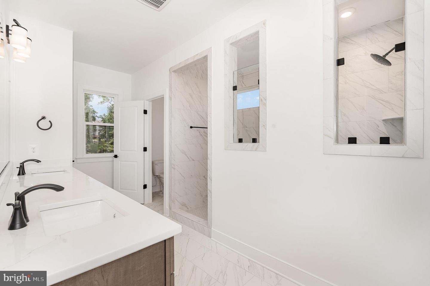 18389 SUGAR SNAP CIR, LEESBURG, Virginia 20176, 5 Bedrooms Bedrooms, ,5 BathroomsBathrooms,Residential,For sale,18389 SUGAR SNAP CIR,VALO2101248 MLS # VALO2101248