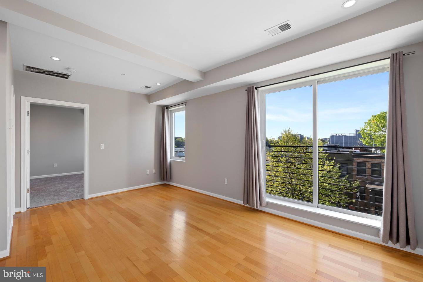 329 RHODE ISLAND AVE NE #303, WASHINGTON, District Of Columbia 20002, 2 Bedrooms Bedrooms, 7 Rooms Rooms,2 BathroomsBathrooms,Residential,For sale,329 RHODE ISLAND AVE NE #303,DCDC2209074 MLS # DCDC2209074