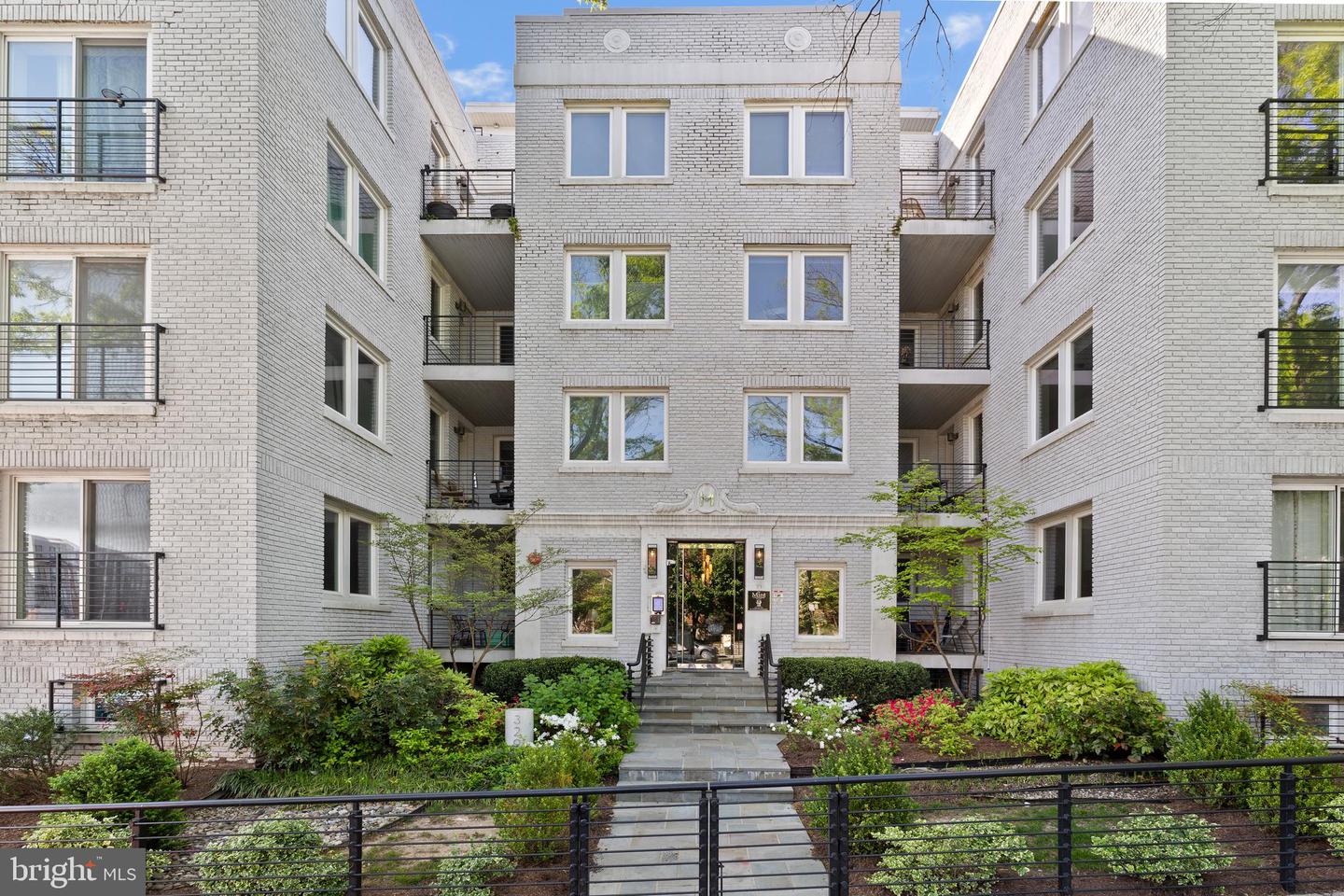 329 RHODE ISLAND AVE NE #303, WASHINGTON, District Of Columbia 20002, 2 Bedrooms Bedrooms, 7 Rooms Rooms,2 BathroomsBathrooms,Residential,For sale,329 RHODE ISLAND AVE NE #303,DCDC2209074 MLS # DCDC2209074
