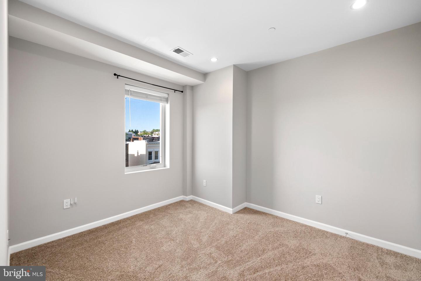329 RHODE ISLAND AVE NE #303, WASHINGTON, District Of Columbia 20002, 2 Bedrooms Bedrooms, 7 Rooms Rooms,2 BathroomsBathrooms,Residential,For sale,329 RHODE ISLAND AVE NE #303,DCDC2209074 MLS # DCDC2209074