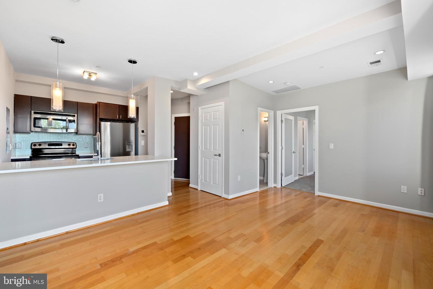 329 RHODE ISLAND AVE NE #303, WASHINGTON, District Of Columbia 20002, 2 Bedrooms Bedrooms, 7 Rooms Rooms,2 BathroomsBathrooms,Residential,For sale,329 RHODE ISLAND AVE NE #303,DCDC2209074 MLS # DCDC2209074